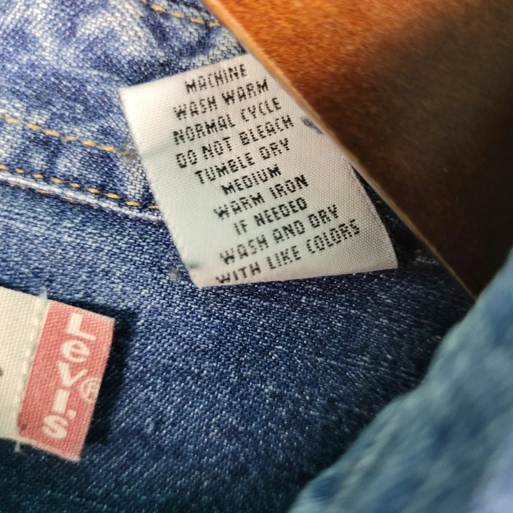 Levi's Denim Chore Shirt Men's Medium Blue 4-Pocket Cotton Button-Up Long Sleeve